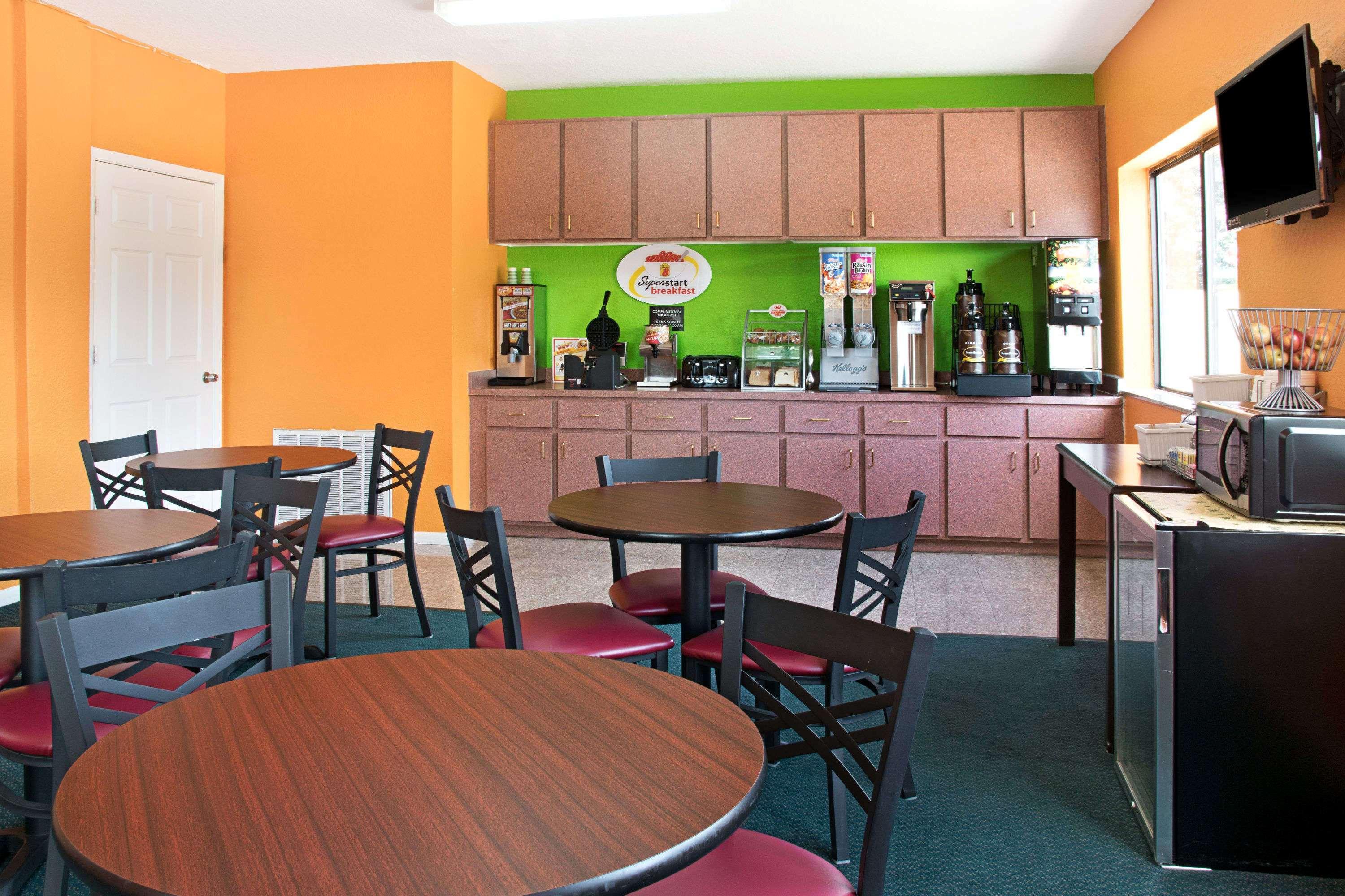 Super 8 By Wyndham Houston/Brookhollow Nw Ngoại thất bức ảnh