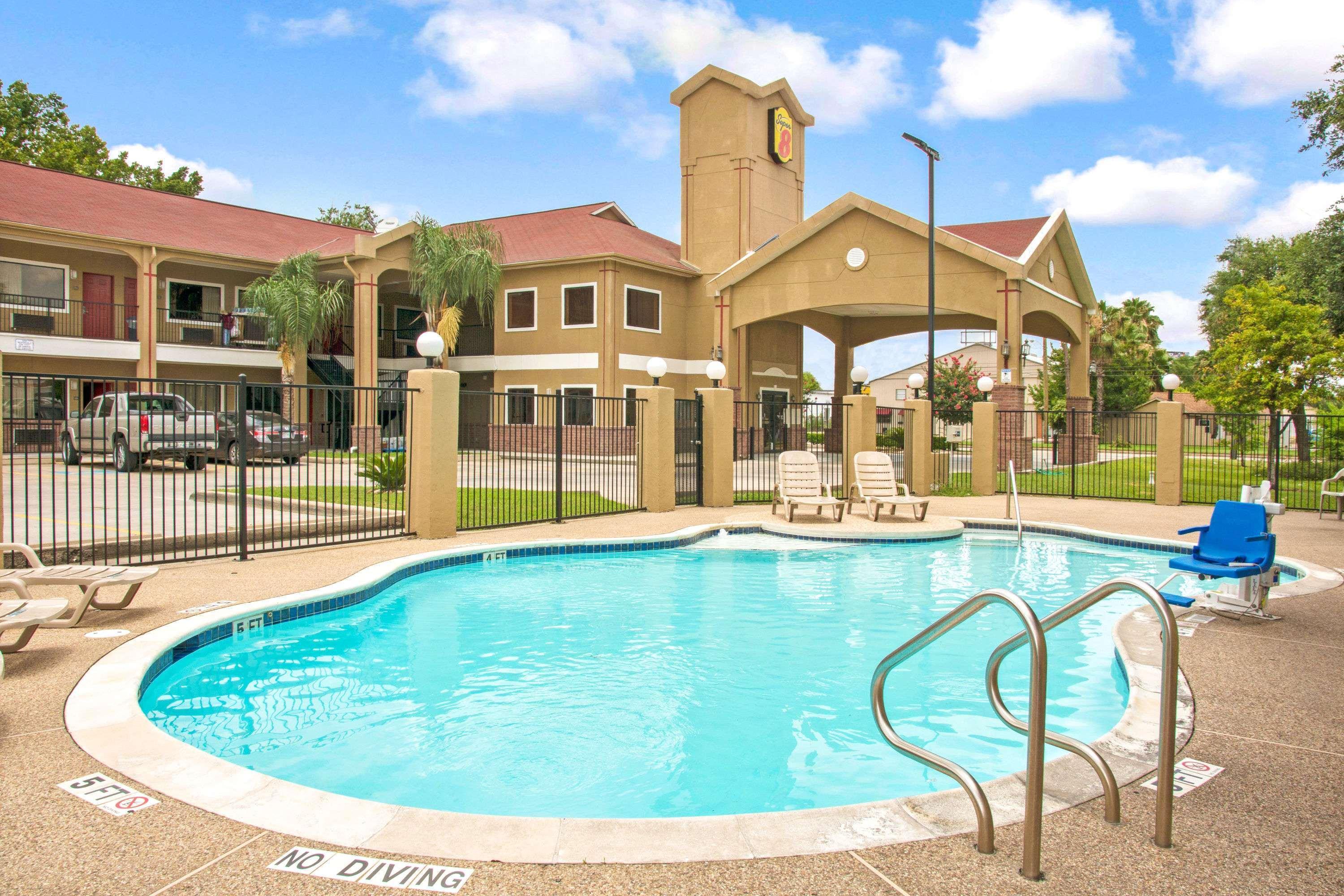Super 8 By Wyndham Houston/Brookhollow Nw Ngoại thất bức ảnh